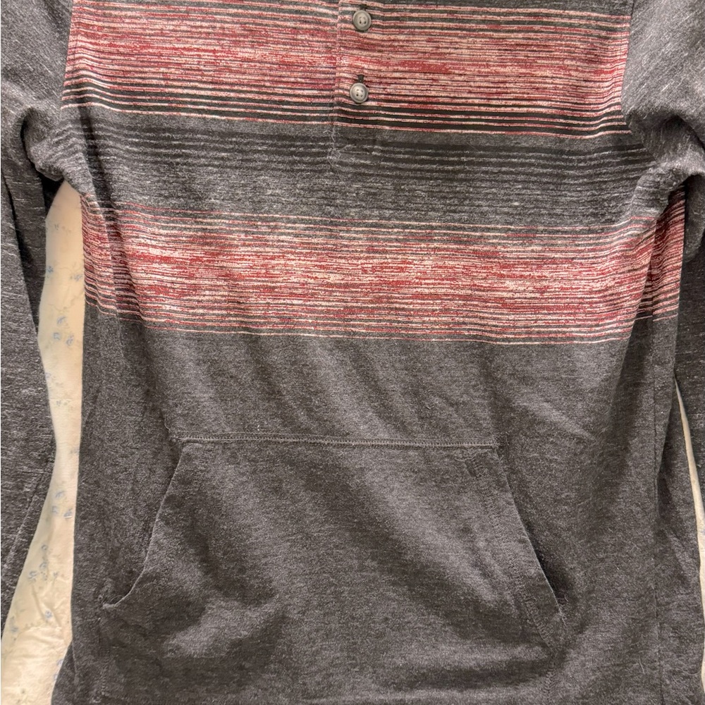Urban Pipeline long sleeve w/ elephant pocket and stylish gray and red hoodie T